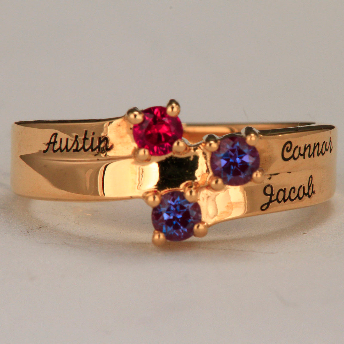 Engraved Ring With Three 3mm Natural Gems* - MothersFamilyRings.com