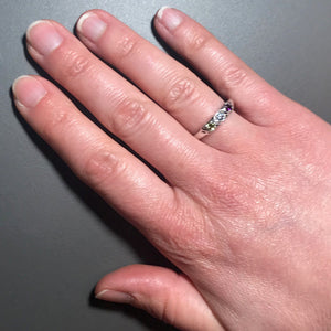 Uniquely detailed 3 stone mothers ring*